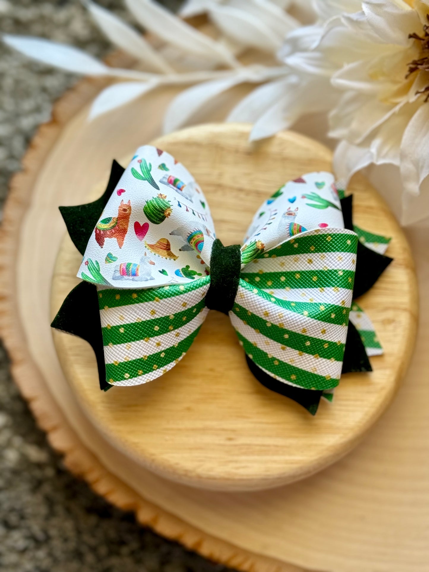 Llama Twisty Twirl Bow