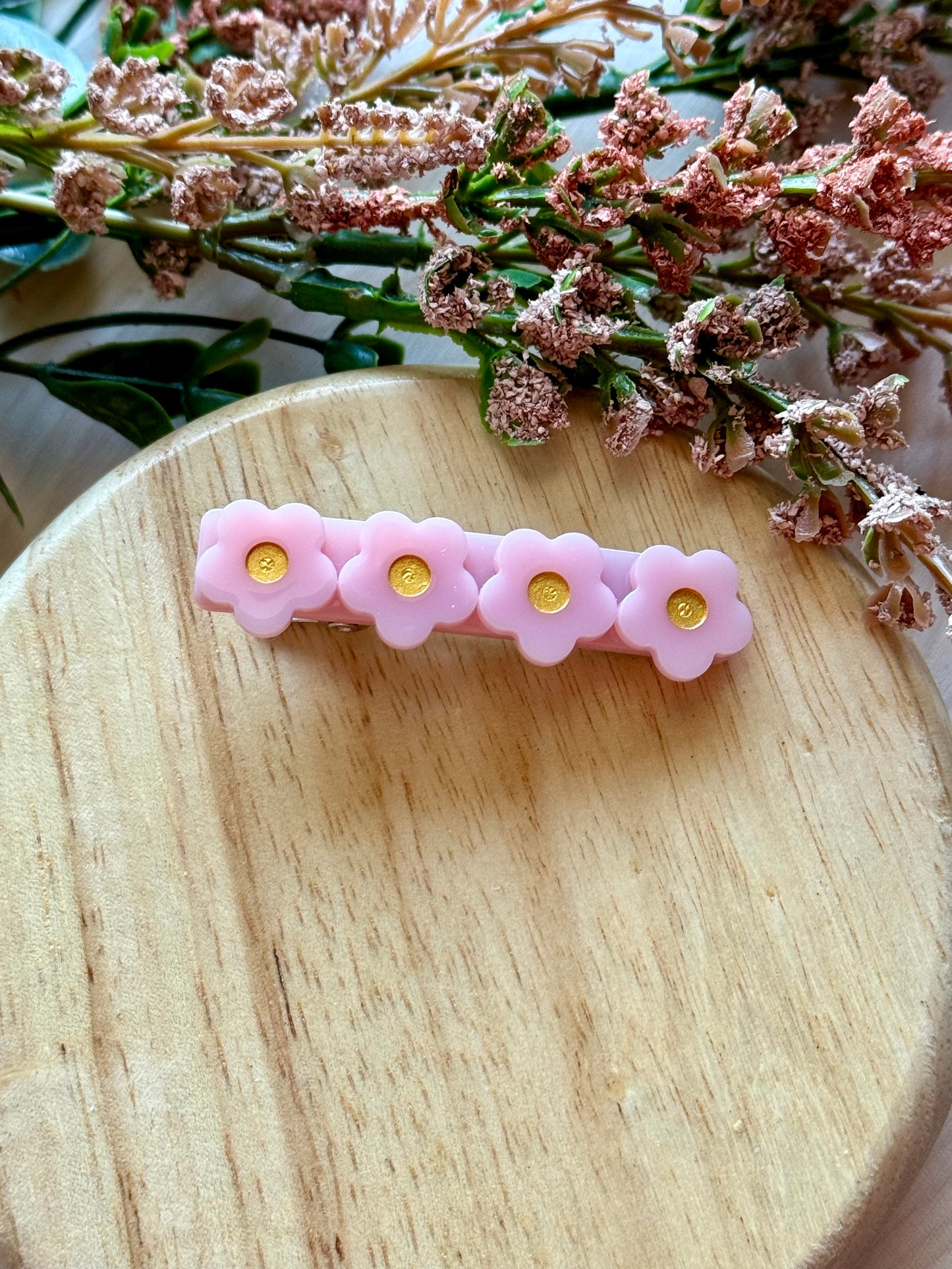 Pale Pink Floral Resin Clip