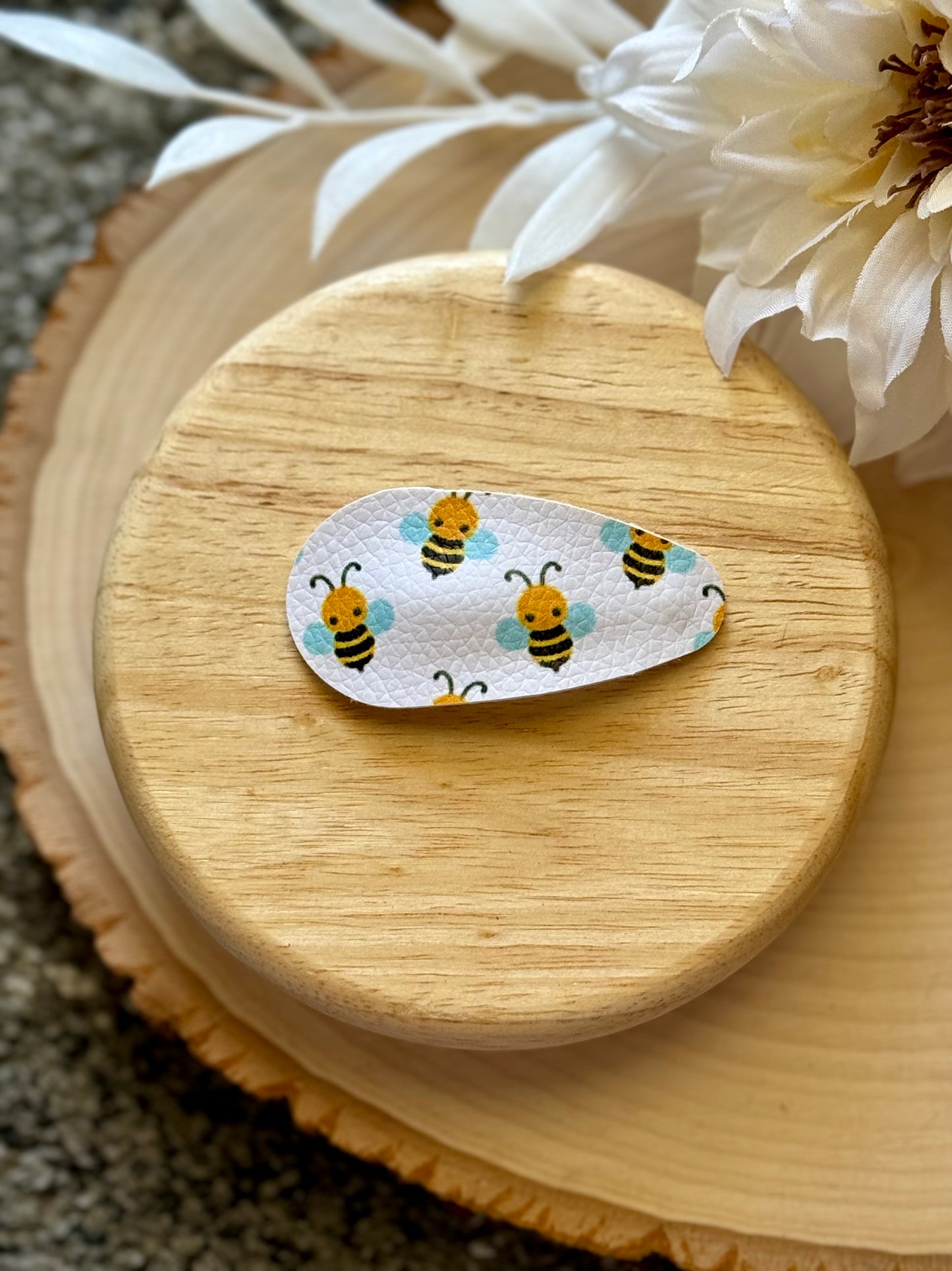 Single Bee Clip