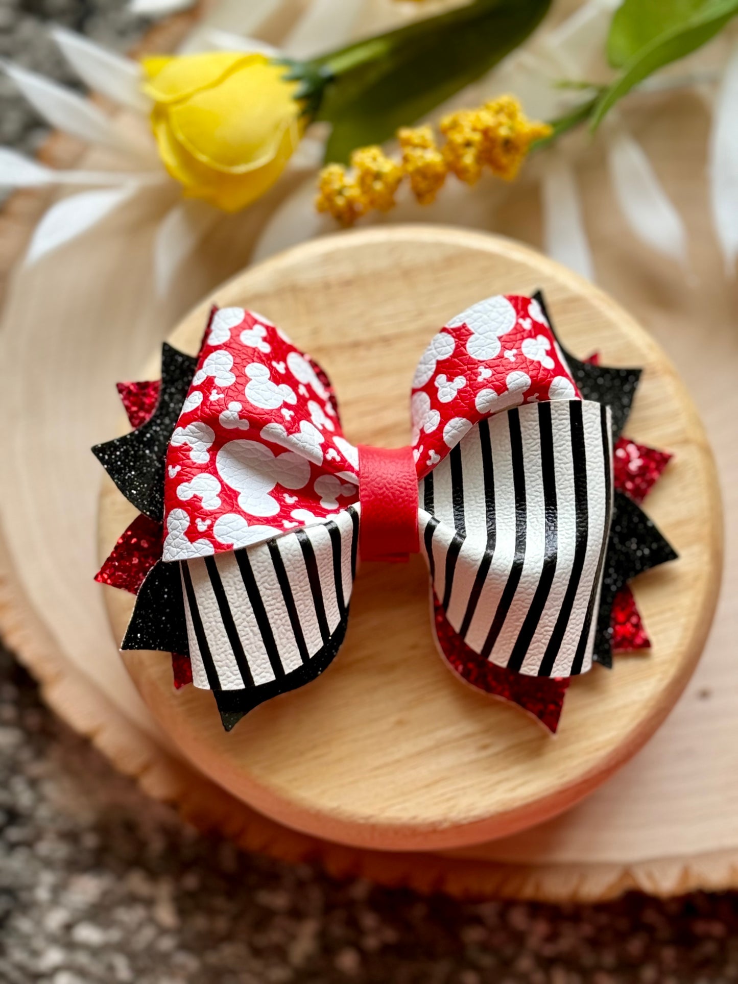 Red Mouse Twisty Twirl Bow